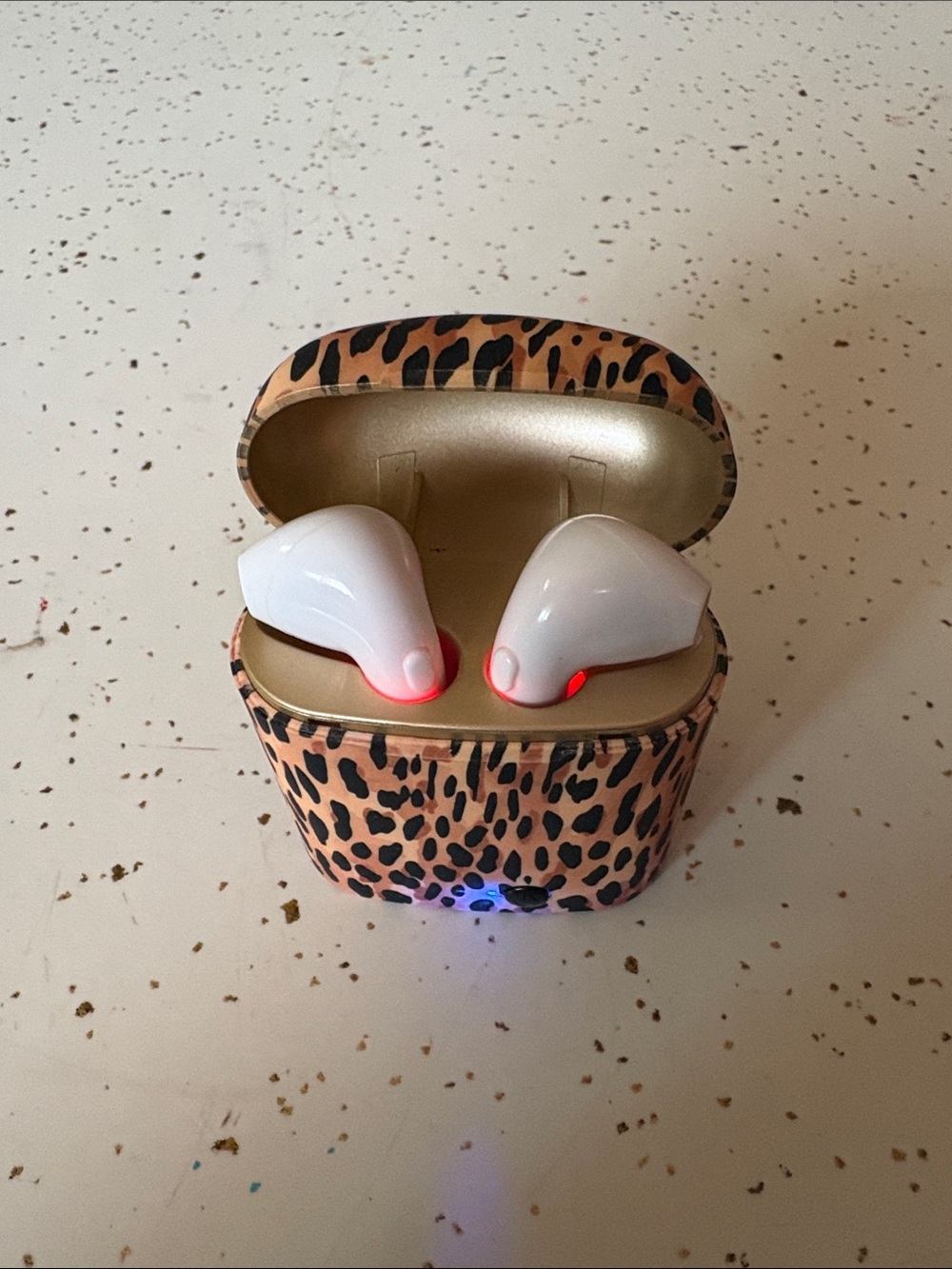 Leopard Print Wireless Earbuds Charging Case with White Buds
